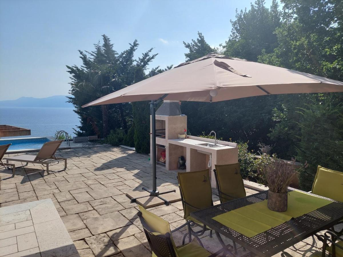 Apartments In Villa Azra Rijeka Extérieur photo