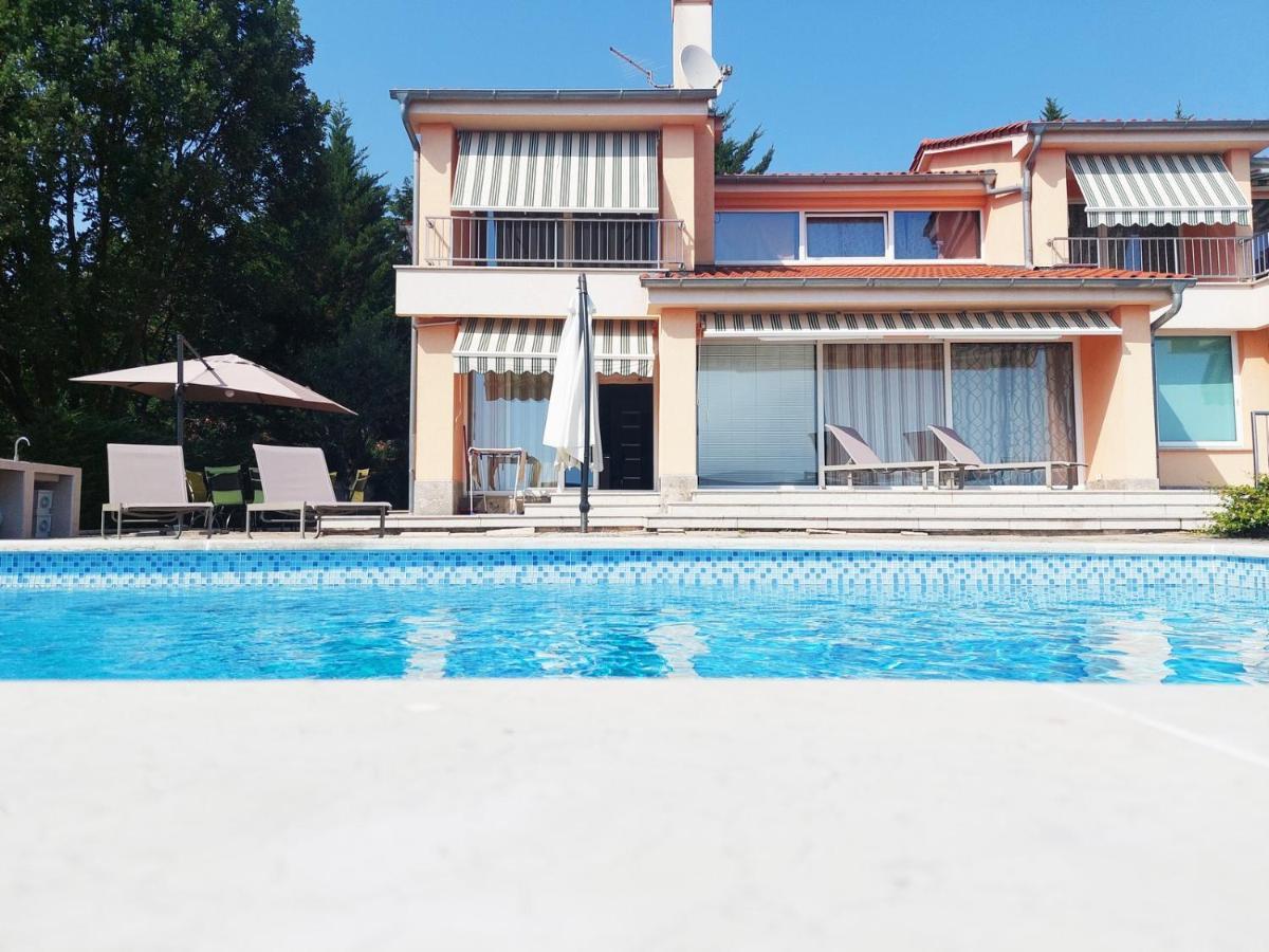 Apartments In Villa Azra Rijeka Extérieur photo