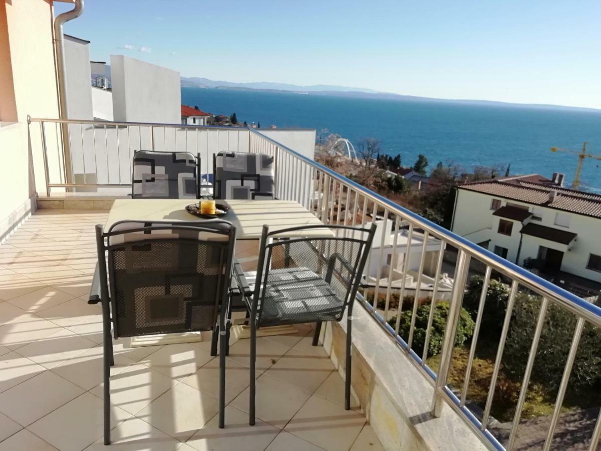 Apartments In Villa Azra Rijeka Extérieur photo
