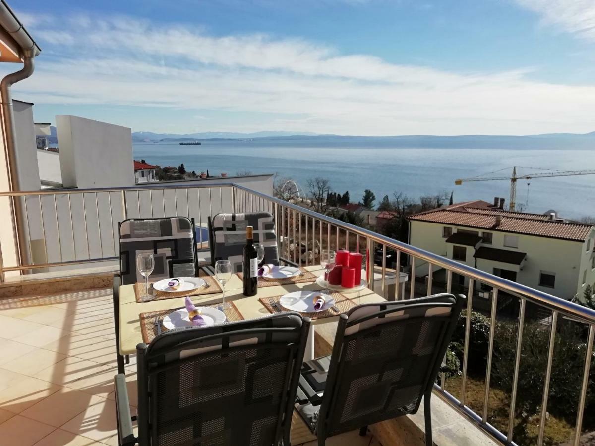 Apartments In Villa Azra Rijeka Extérieur photo