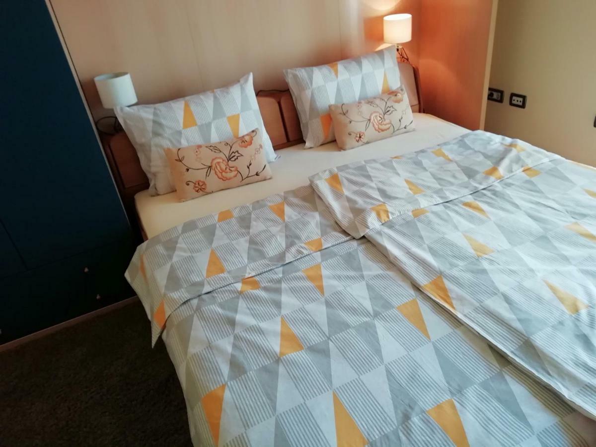 Apartments In Villa Azra Rijeka Extérieur photo